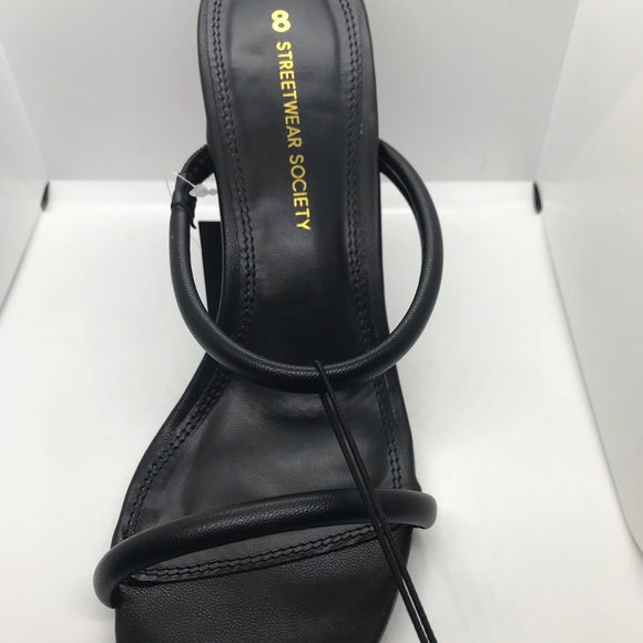 NWT- Classy Black Heels - Picture 3 of 9